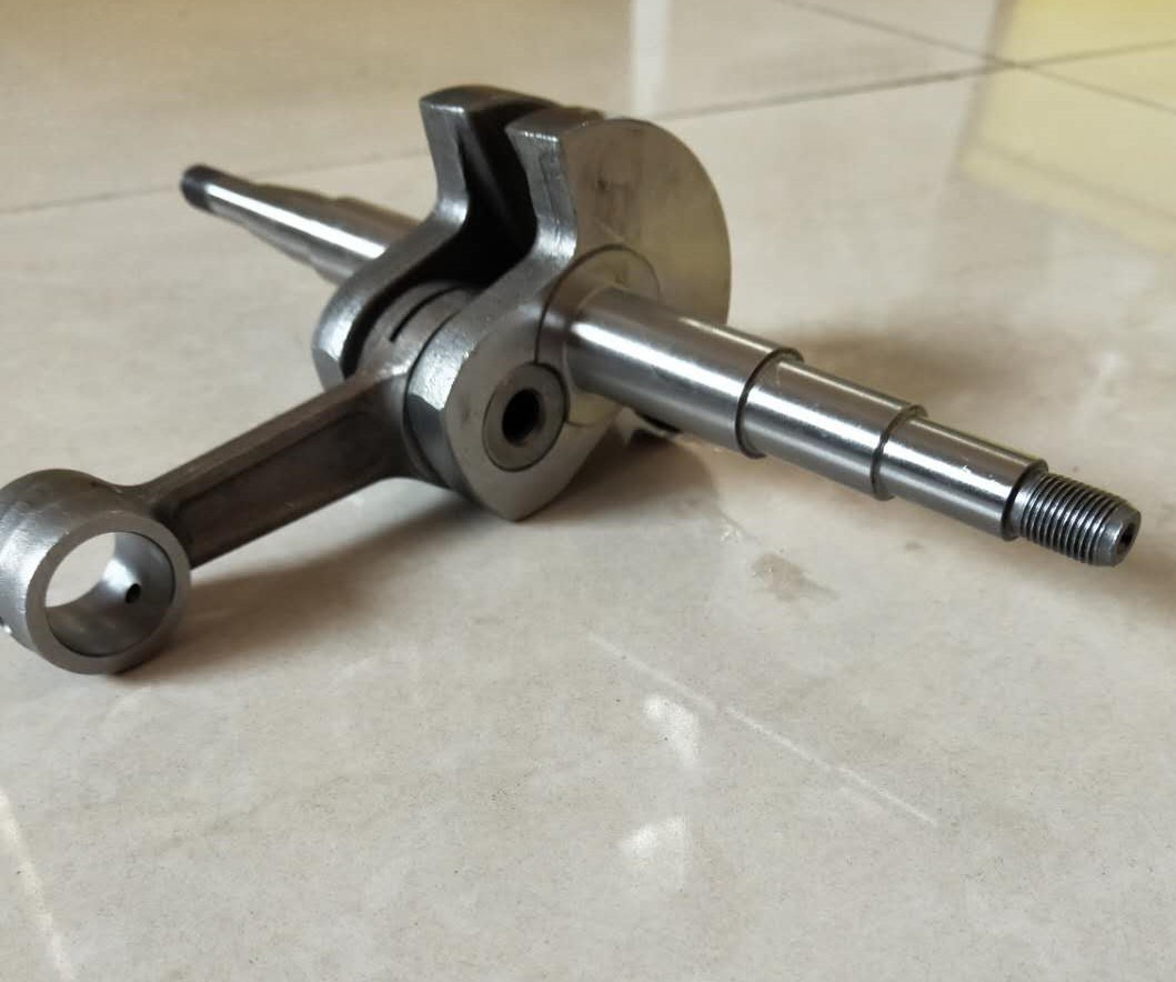 Gasoline engine crankshaft side view