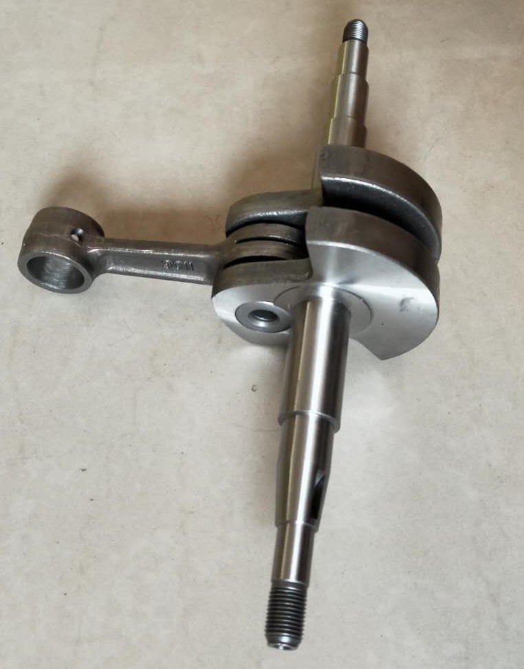 Crankshaft connecting rod detail for saw machine
